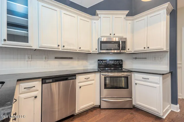 $365,000 | 11 Nelson Drive, Holly Springs, MS 38635