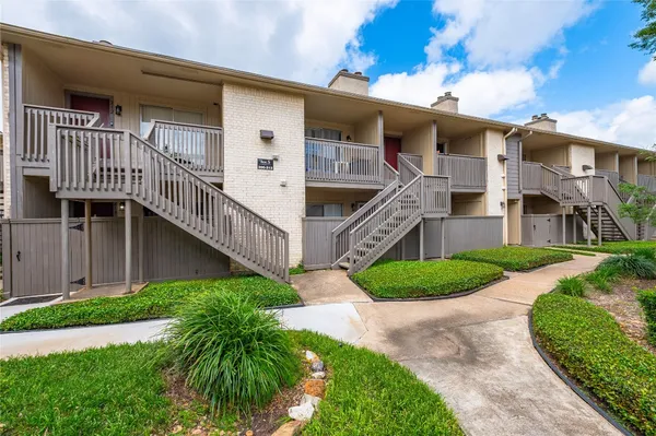 $74,900 | 1900 Bay Area Boulevard, Houston, TX 77058