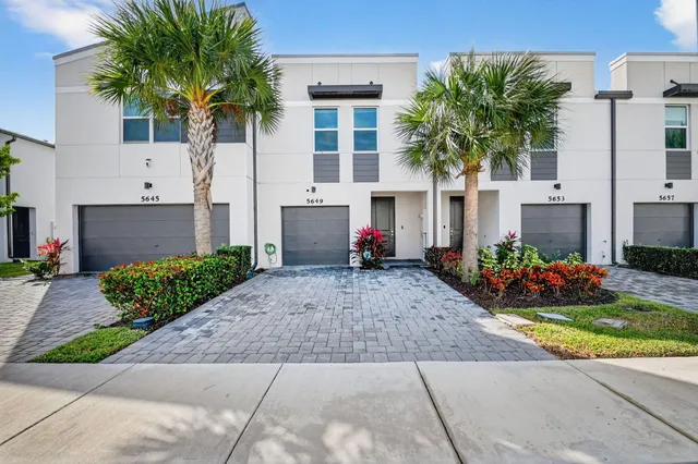$410,000 | 5649 Mentmore Drive, West Palm Beach, FL 33407