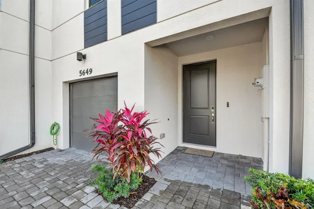 $410,000 | 5649 Mentmore Drive, West Palm Beach, FL 33407