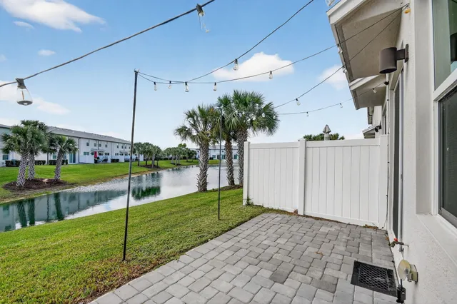 $410,000 | 5649 Mentmore Drive, West Palm Beach, FL 33407