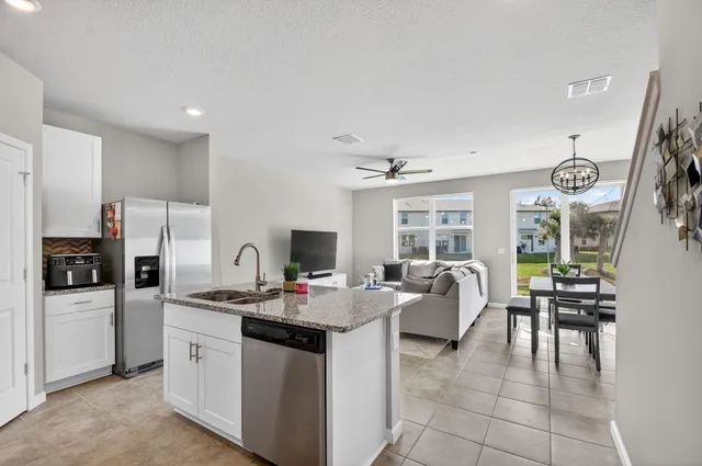 $410,000 | 5649 Mentmore Drive, West Palm Beach, FL 33407