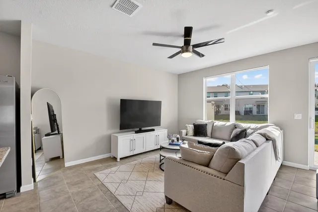 $410,000 | 5649 Mentmore Drive, West Palm Beach, FL 33407