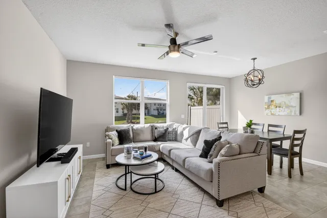 $410,000 | 5649 Mentmore Drive, West Palm Beach, FL 33407