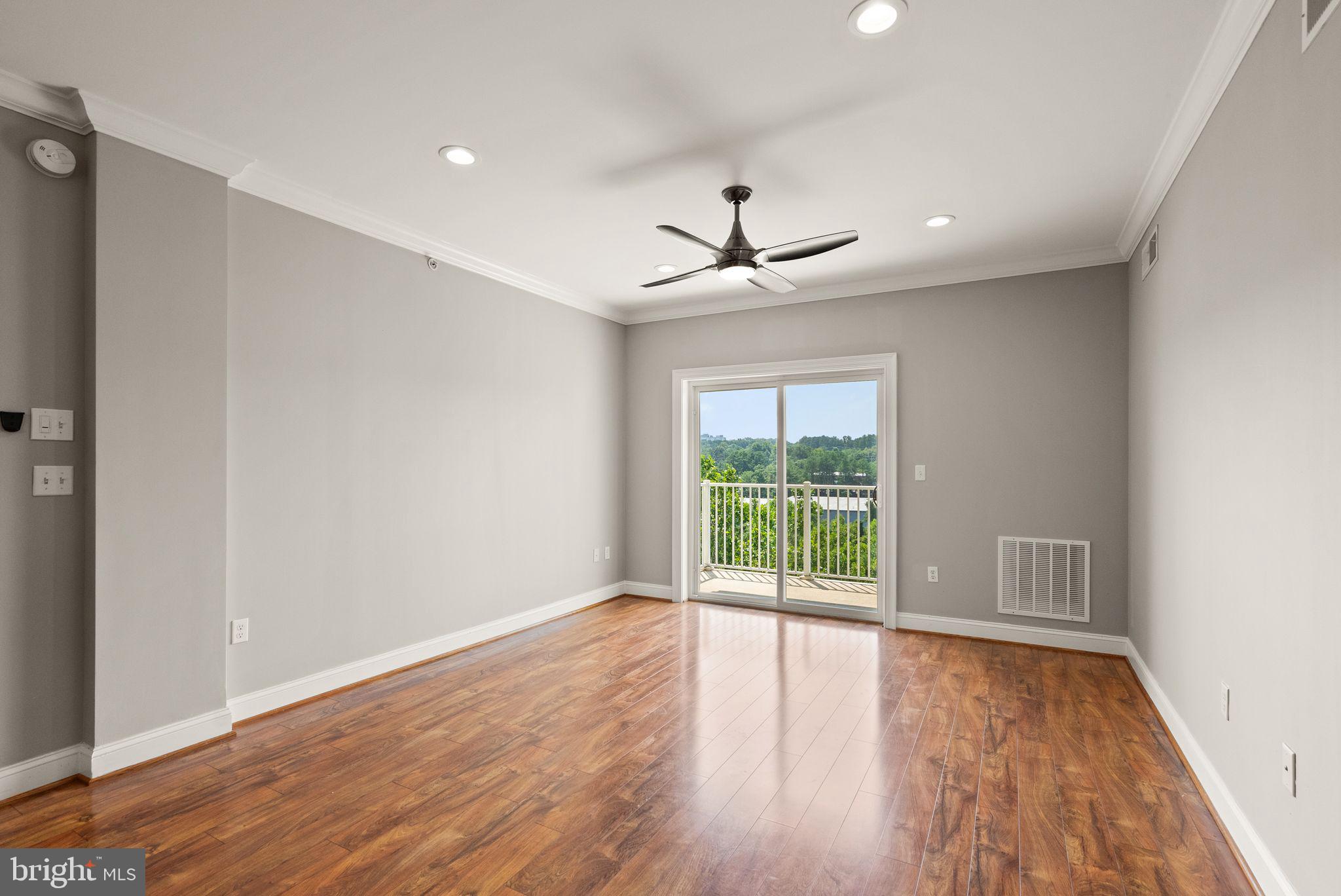 6301 Edsall Road, Unit 619 Alexandria, VA 22312 - Photo 19 of 53 Living room area