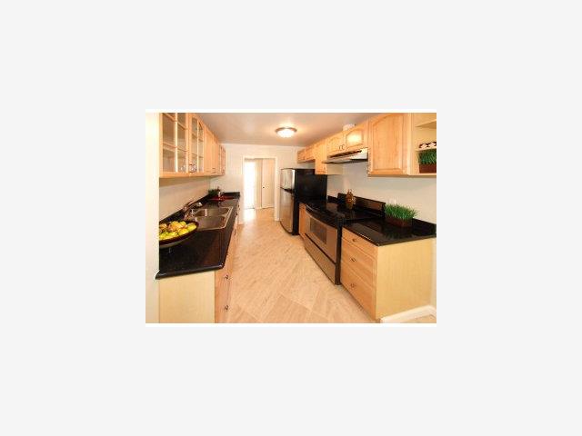 100 East Middlefield Road, Unit 6C Mountain View, CA 94043 - Photo 2 of 9 Gallery Image 2