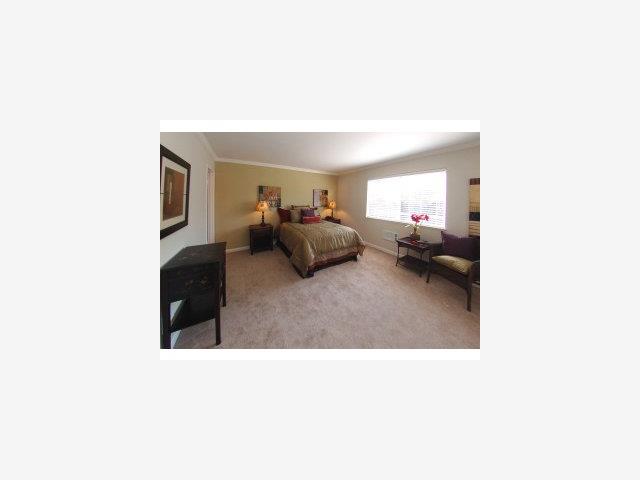 100 East Middlefield Road, Unit 6C Mountain View, CA 94043 - Photo 5 of 9 Gallery Image 5