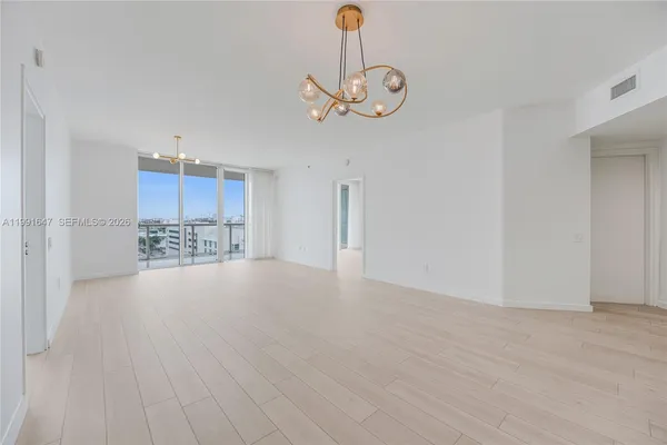 $10,900 | 450 Alton Road, Unit 906, Miami Beach, FL 33139