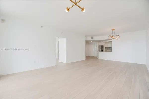 $10,900 | 450 Alton Road, Unit 906, Miami Beach, FL 33139