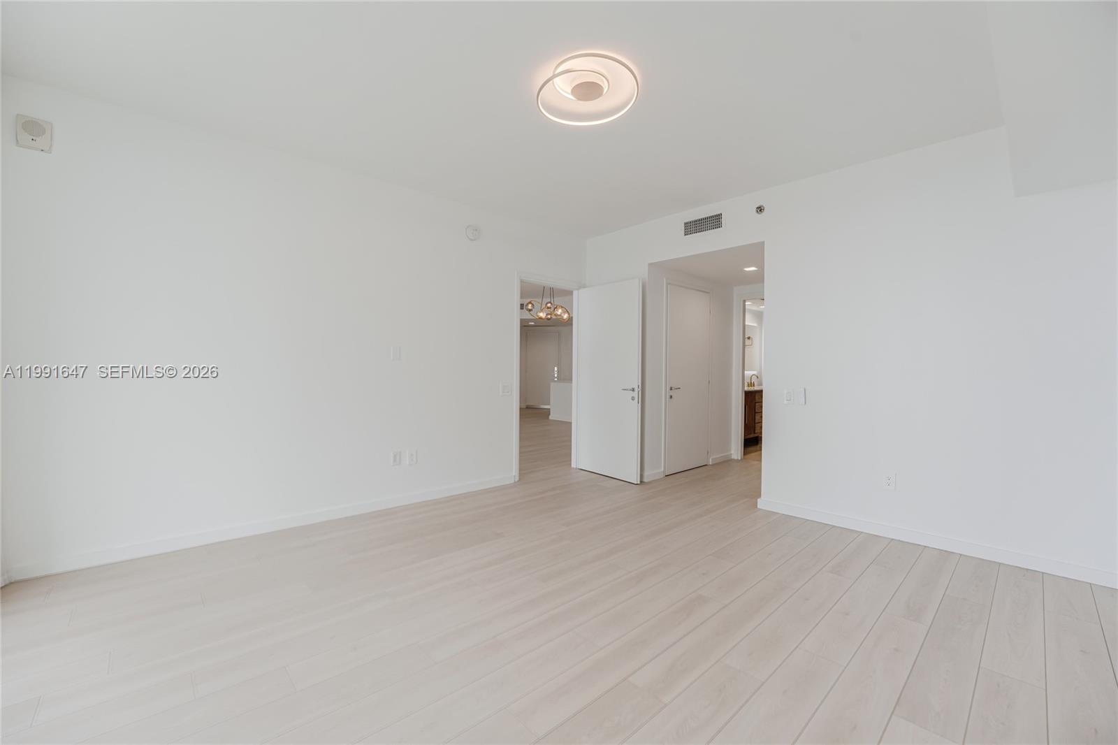 450 Alton Road, Unit 906 Miami Beach, FL 33139 - Photo 25 of 34 Master bedroom