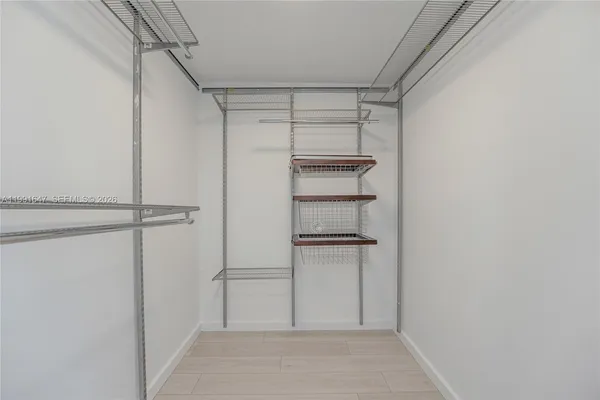 $10,900 | 450 Alton Road, Unit 906, Miami Beach, FL 33139