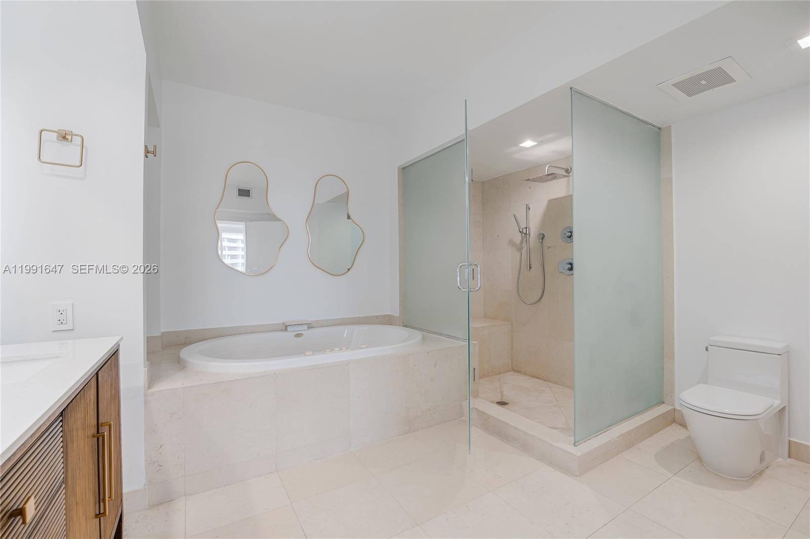 450 Alton Road, Unit 906 Miami Beach, FL 33139 - Photo 29 of 34