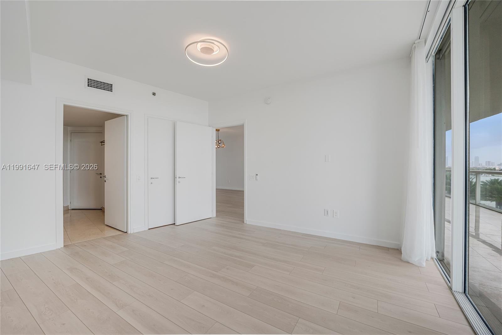 450 Alton Road, Unit 906 Miami Beach, FL 33139 - Photo 31 of 34