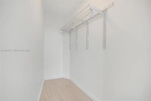 $10,900 | 450 Alton Road, Unit 906, Miami Beach, FL 33139