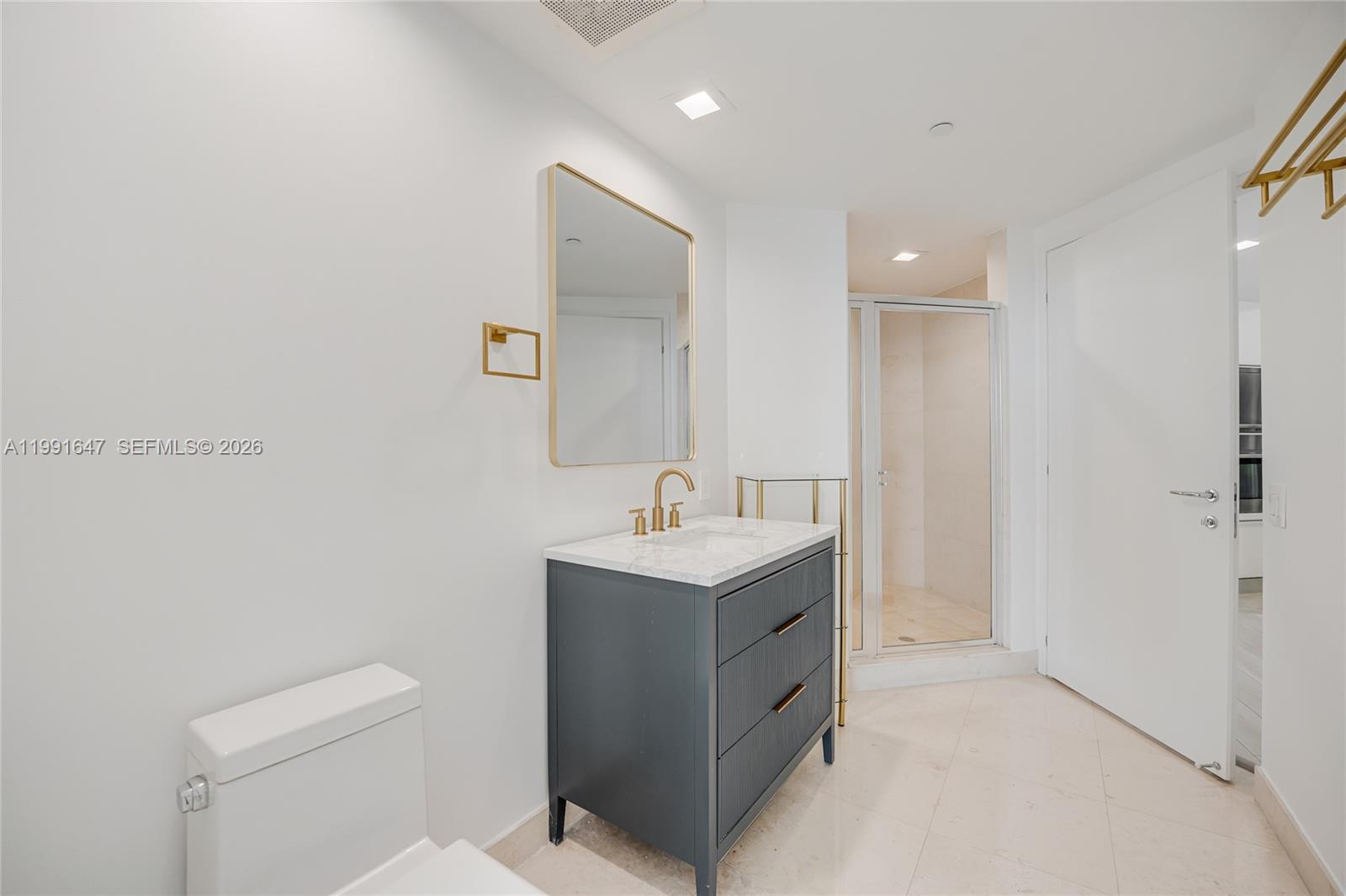 450 Alton Road, Unit 906 Miami Beach, FL 33139 - Photo 33 of 34
