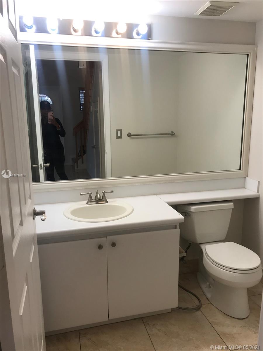519 Racquet Club Road, Unit 52 Weston, FL 33326 - Photo 13 of 24