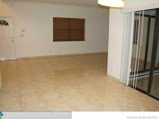 519 Racquet Club Road, Unit 52 Weston, FL 33326 - Photo 5 of 24