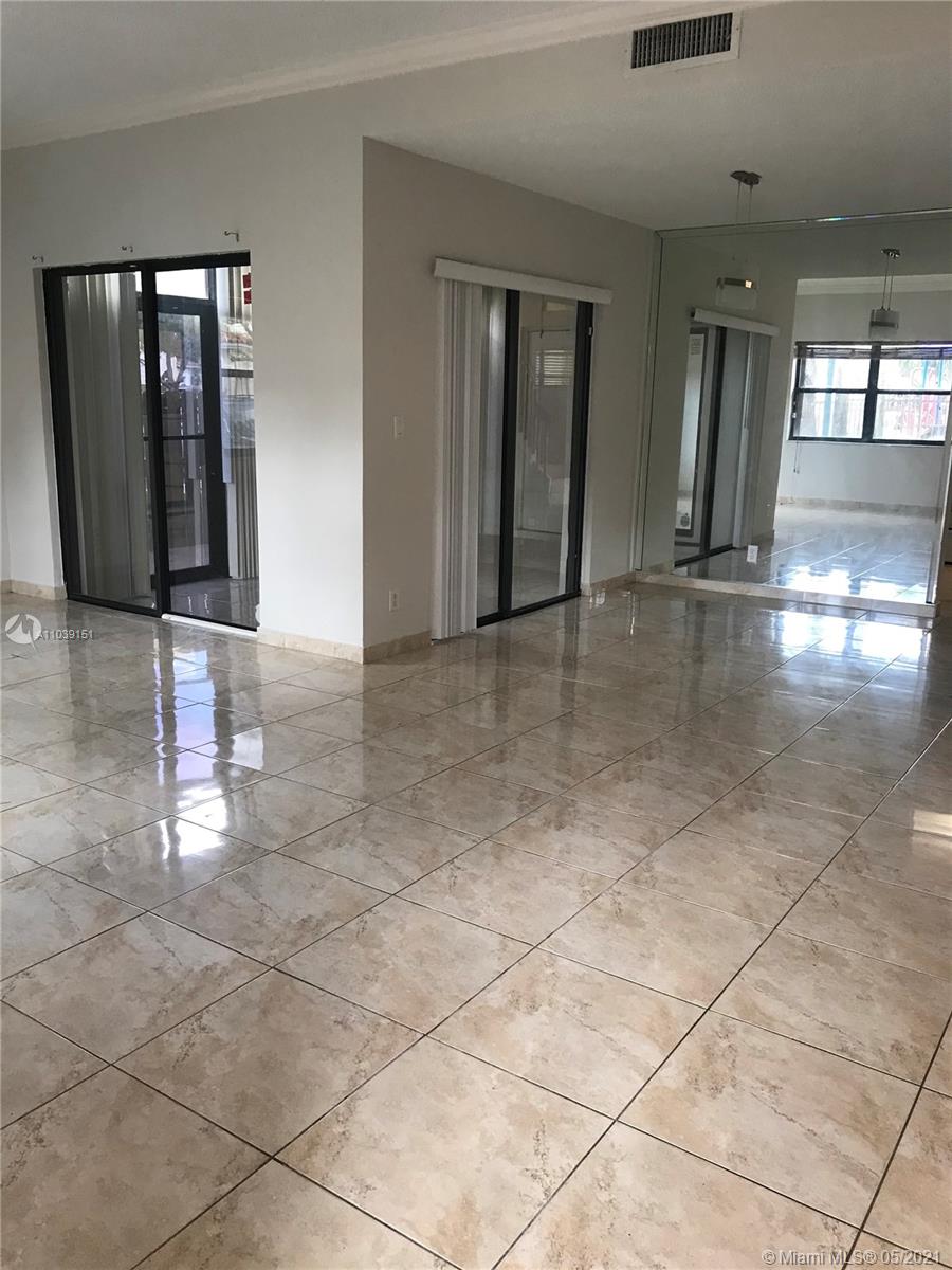 519 Racquet Club Road, Unit 52 Weston, FL 33326 - Photo 9 of 24