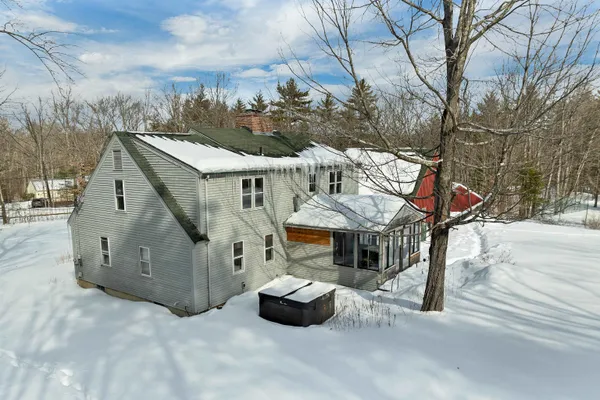 $569,000 | 11 Birch Ledge Road, Meredith, NH 03253