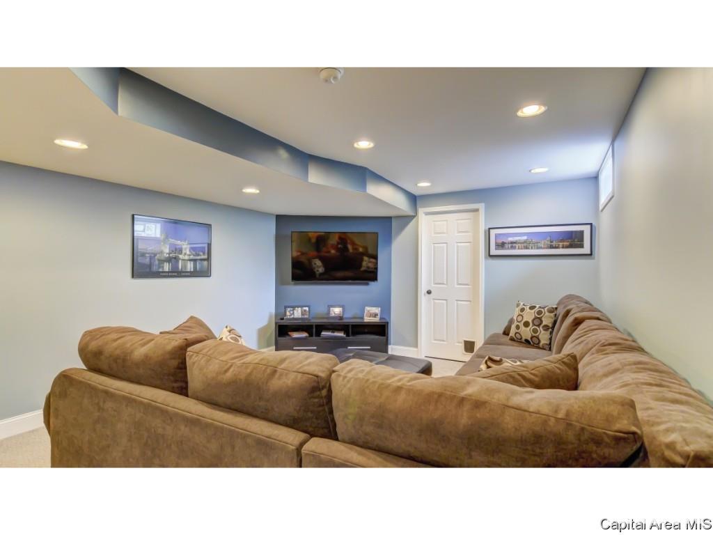 2521 Streamwood Road Springfield, IL 62711 - Photo 20 of 34