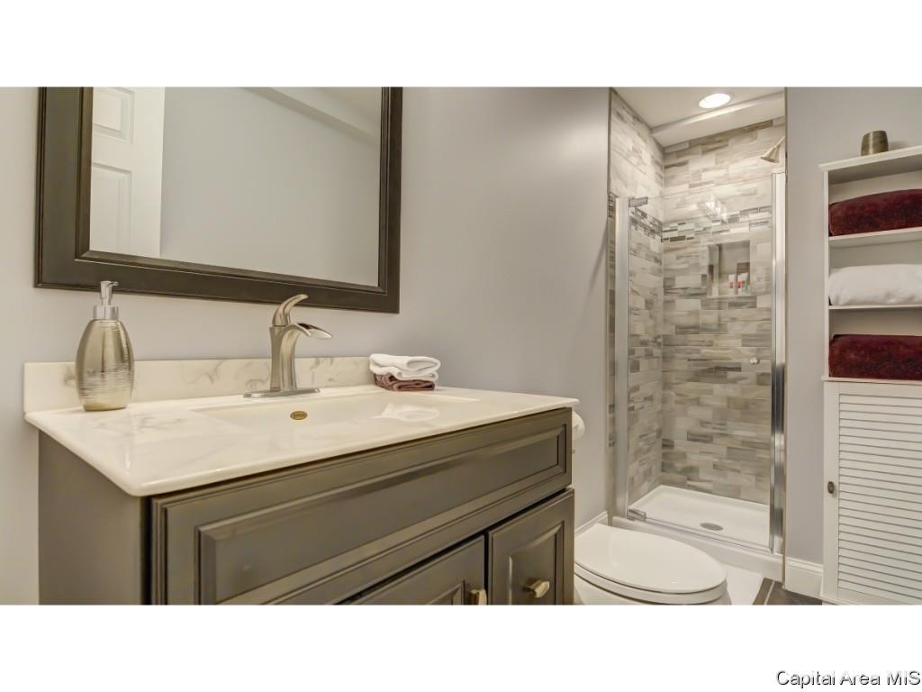2521 Streamwood Road Springfield, IL 62711 - Photo 23 of 34