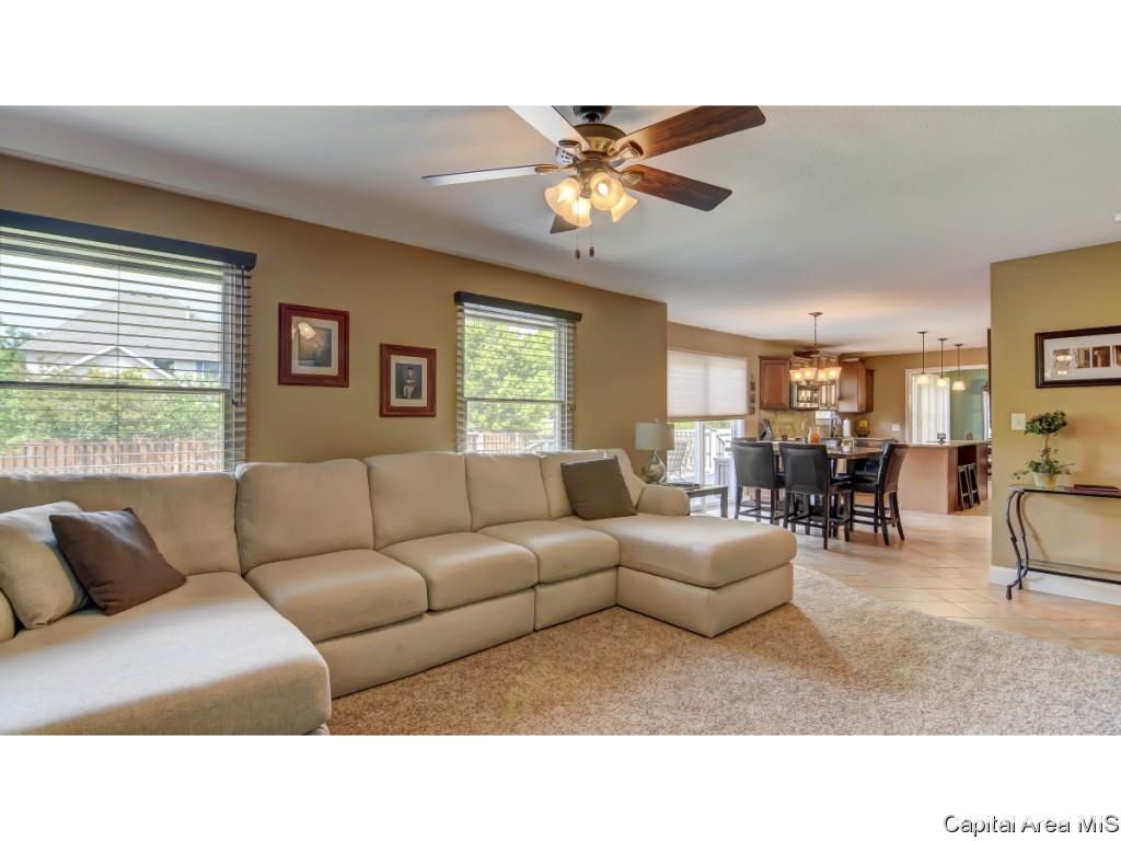 2521 Streamwood Road Springfield, IL 62711 - Photo 4 of 34