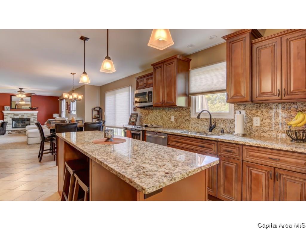 2521 Streamwood Road Springfield, IL 62711 - Photo 6 of 34