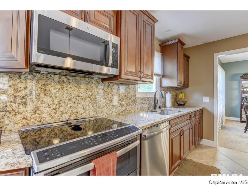 2521 Streamwood Road Springfield, IL 62711 - Photo 7 of 34