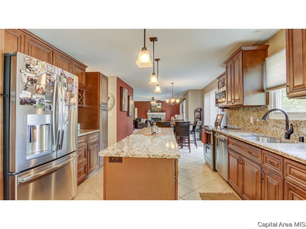 2521 Streamwood Road Springfield, IL 62711 - Photo 9 of 34