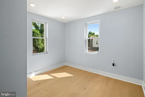 a view of empty room with window