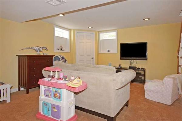 47 Jarr Brook Road Holliston, MA 01746 - Photo 13 of 19