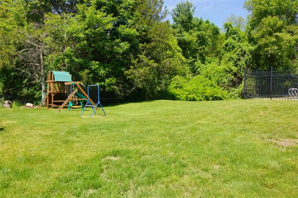 47 Jarr Brook Road Holliston, MA 01746 - Photo 2 of 19