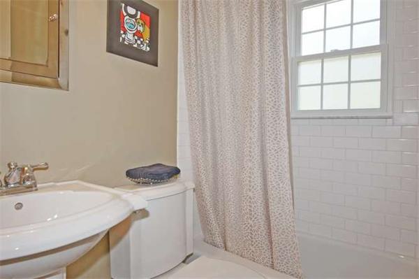 47 Jarr Brook Road Holliston, MA 01746 - Photo 8 of 19
