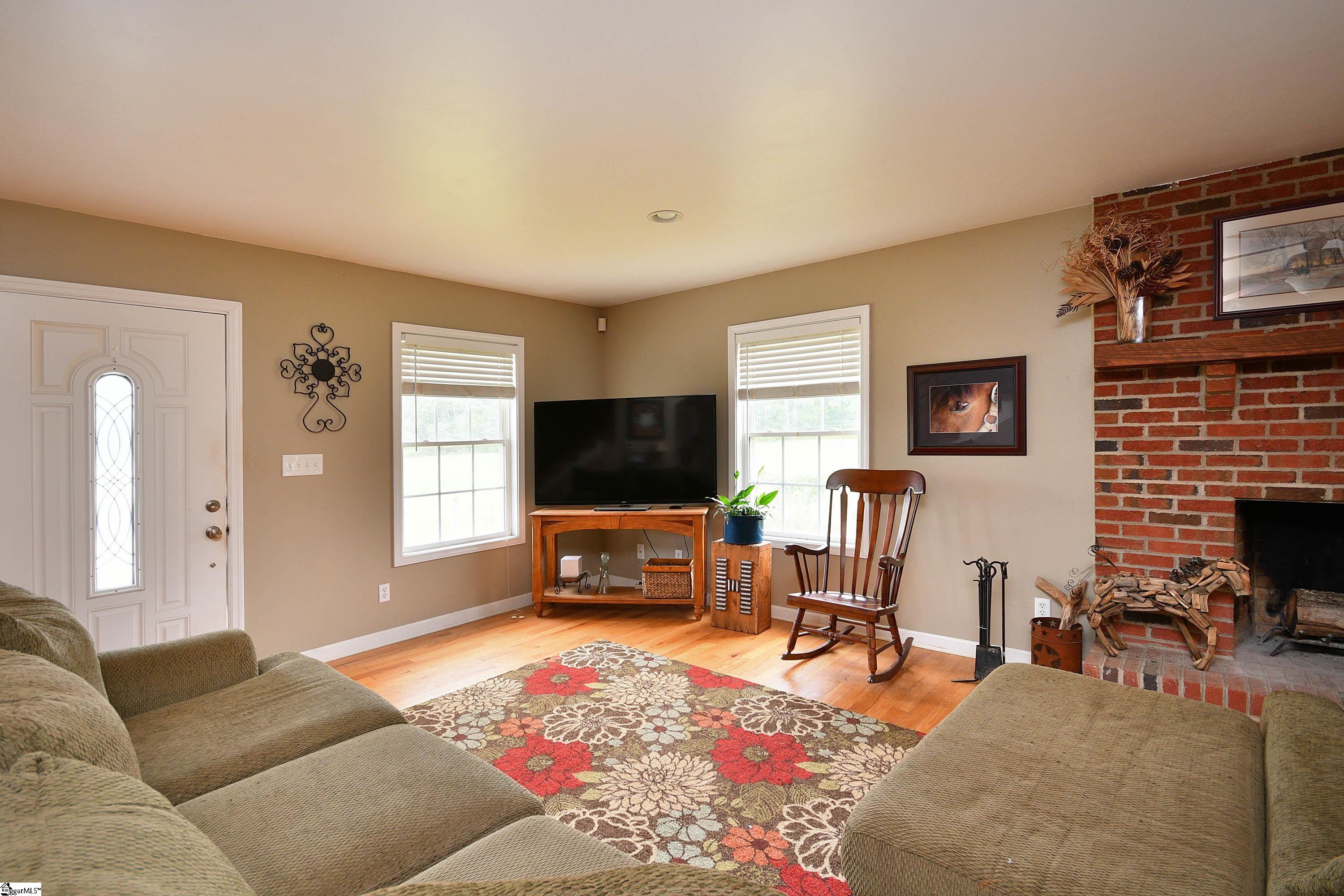 196 Stoddard Road Pelzer, SC 29669 - Photo 6 of 32 Gallery Image 6