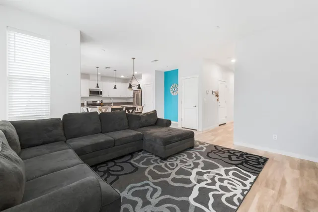 $584,000 | 18 Seasmoke Place, Elk Grove, CA 95758