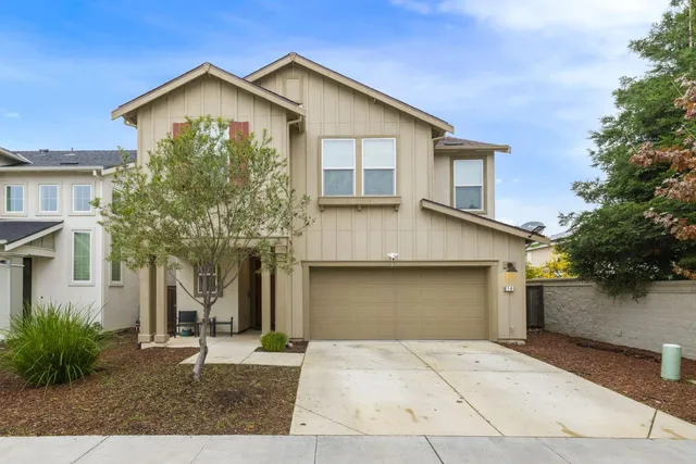 $584,000 | 18 Seasmoke Place, Elk Grove, CA 95758