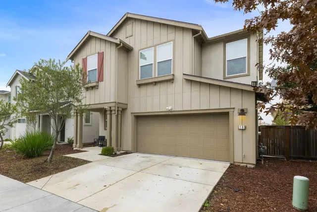 $584,000 | 18 Seasmoke Place, Elk Grove, CA 95758