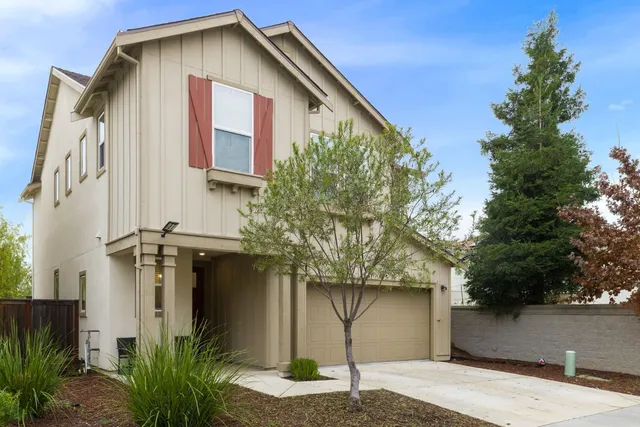 $584,000 | 18 Seasmoke Place, Elk Grove, CA 95758