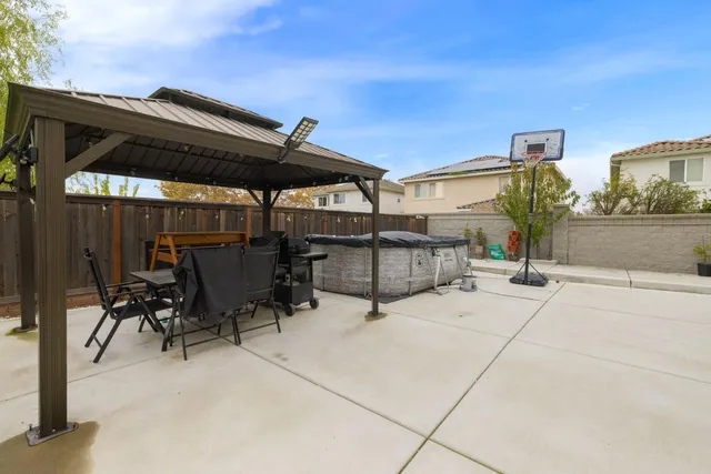 $584,000 | 18 Seasmoke Place, Elk Grove, CA 95758