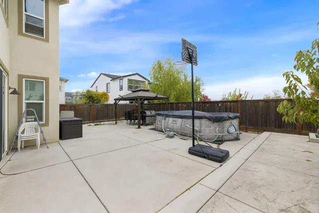 $584,000 | 18 Seasmoke Place, Elk Grove, CA 95758