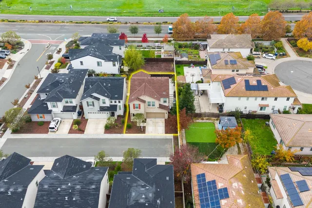 $584,000 | 18 Seasmoke Place, Elk Grove, CA 95758