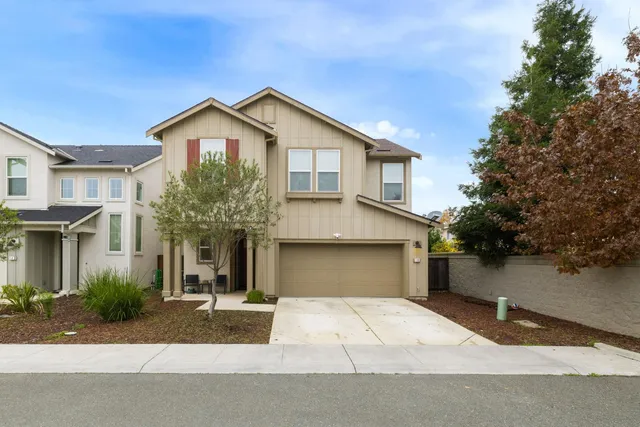 $584,000 | 18 Seasmoke Place, Elk Grove, CA 95758