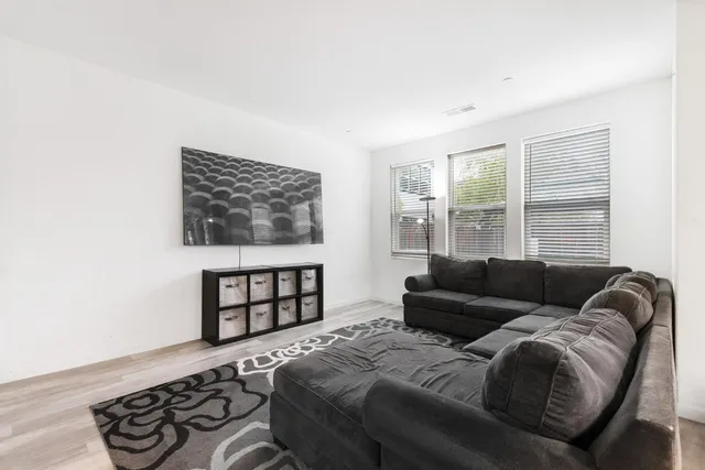 $584,000 | 18 Seasmoke Place, Elk Grove, CA 95758