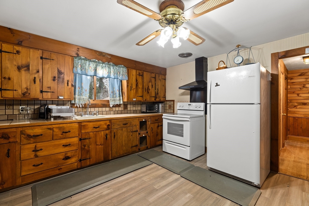 113 Reed Avenue North Attleboro, MA 02760 - Photo 6 of 32