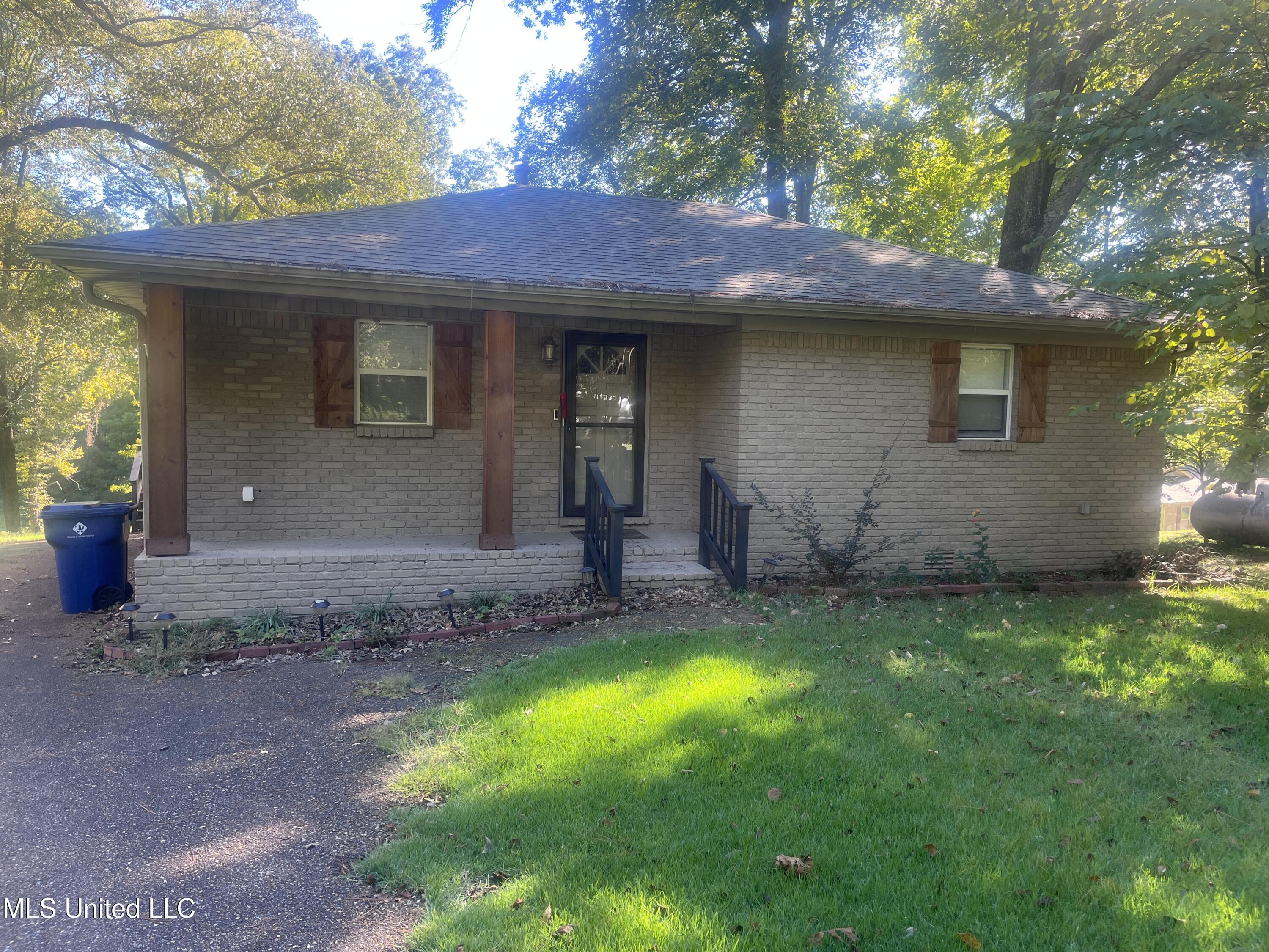 10653 Ben Lomond Cove Hernando, MS 38632 - Photo 2 of 27 IMG_7437