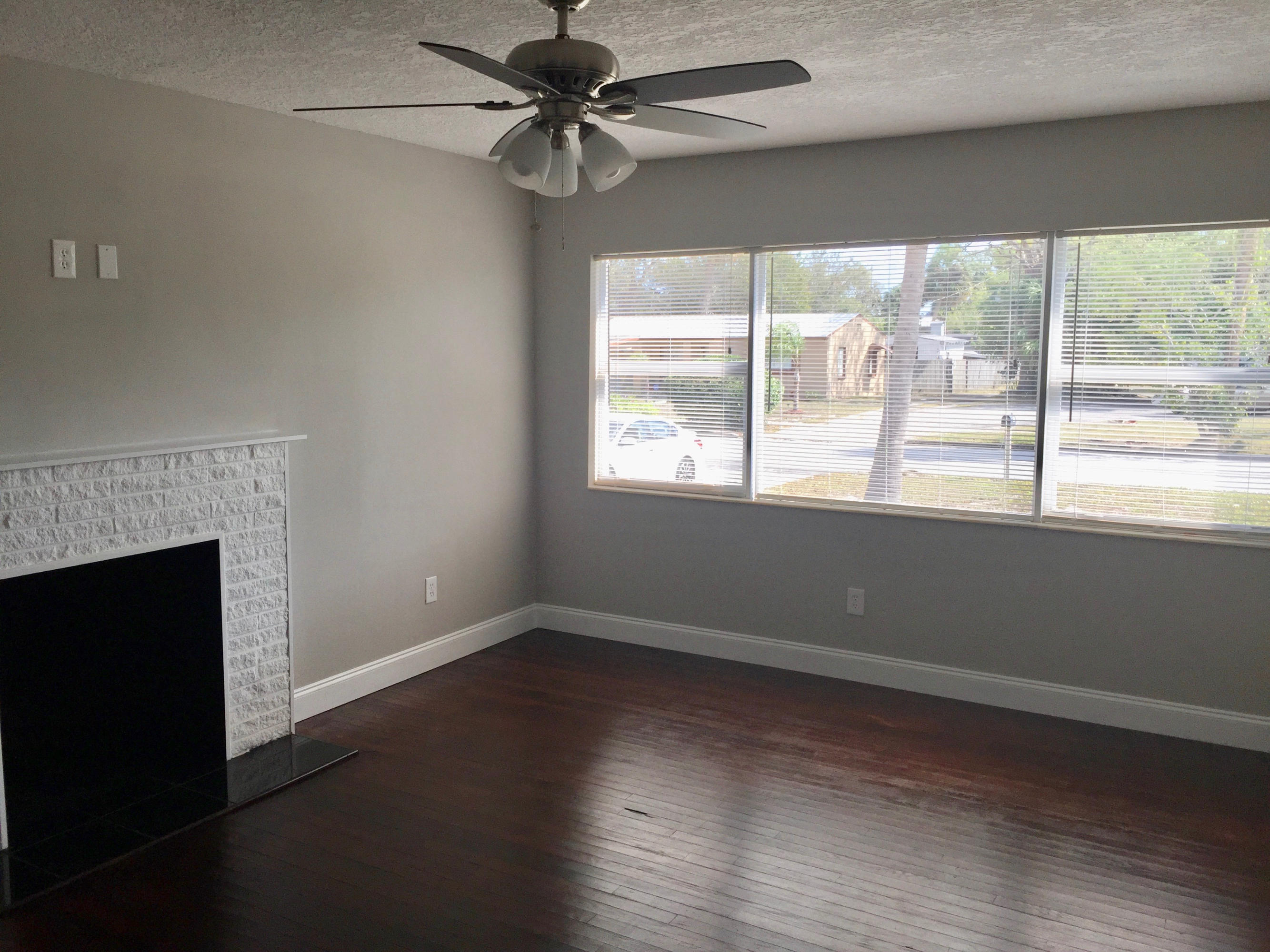 1007 Colonial Road Fort Pierce, FL 34950 - Photo 28 of 36 LIV RM 1