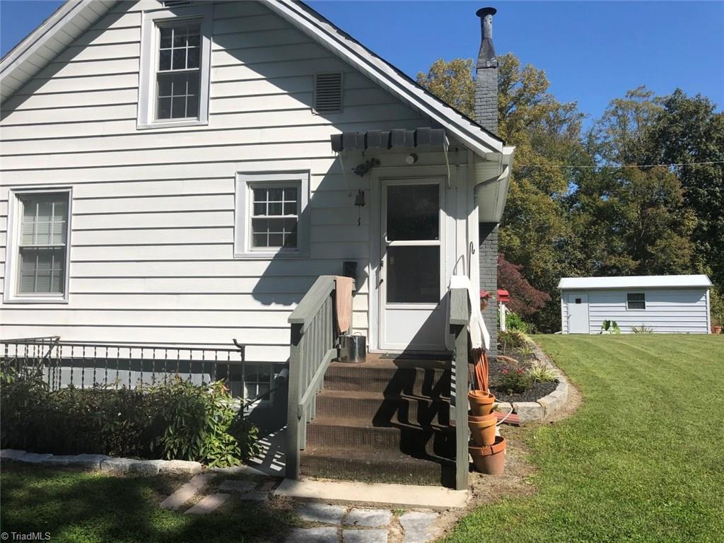 189 Bateman Road Mount Airy, NC 27030 - Photo 8 of 42 Gallery Image 8