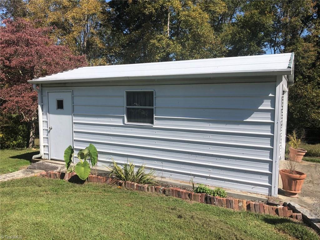 189 Bateman Road Mount Airy, NC 27030 - Photo 10 of 42 Gallery Image 10