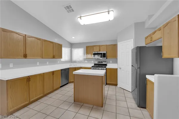 $2,425 | 1918 Double Delight Avenue, North Las Vegas, NV 89032