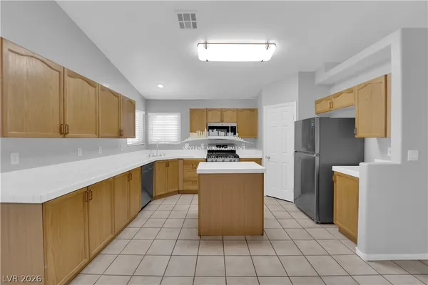 $2,425 | 1918 Double Delight Avenue, North Las Vegas, NV 89032